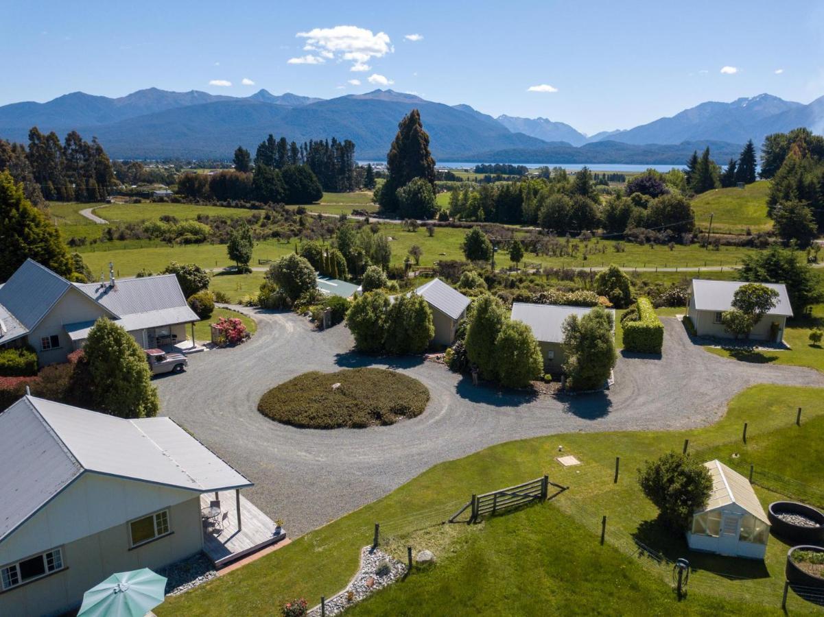 Blue Thistle Cottages Te Anau Bagian luar foto