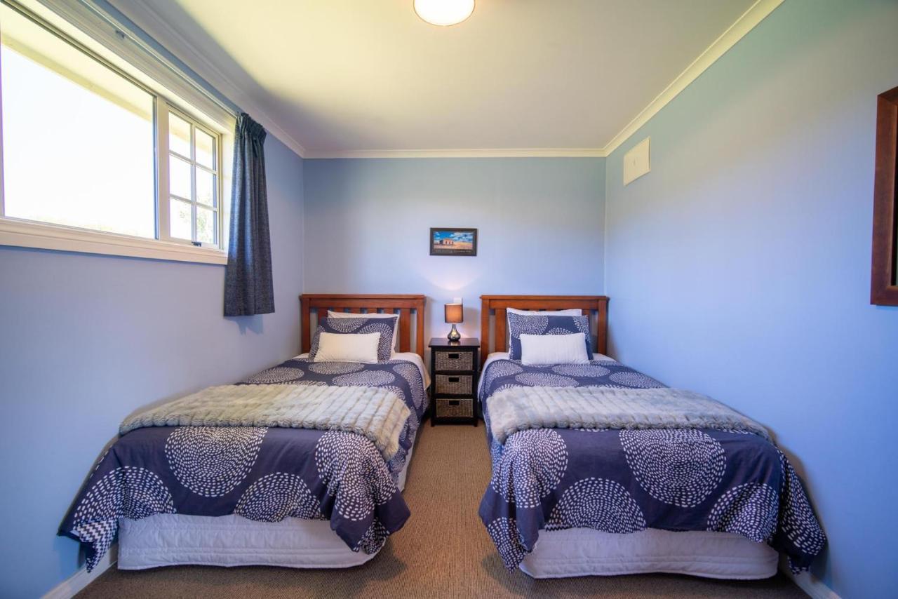 Blue Thistle Cottages Te Anau Bagian luar foto